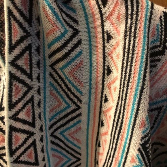 Billabong Boho Tribal Aztec Lightweight Knit Cardigan Wrap in EUC - Picture 5 of 5